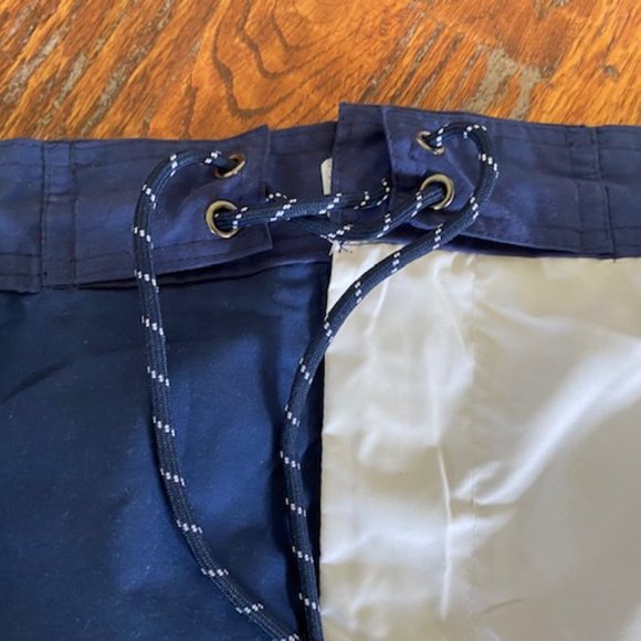 Bundle 2 * TEXAS FLAG SWIM TRUNKS (9-1/2" inseam) + NEW s/s drip dry BLUE TEE XL - Picture 4 of 8